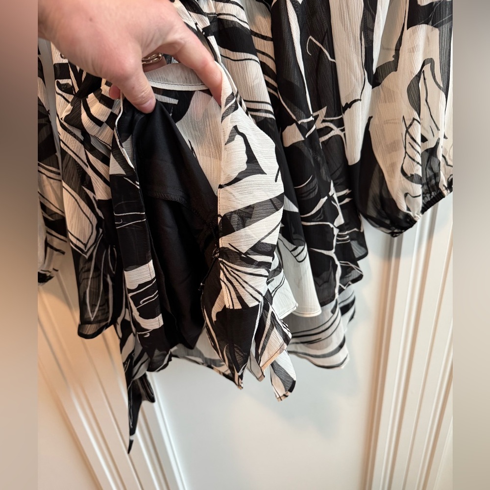 Express Monochrome Patterned Garment - image 7